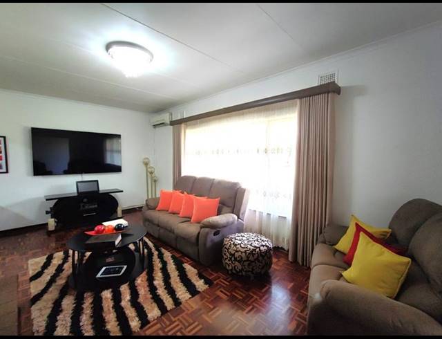 3 BEDROOM HOUSE FOR SALE IN SCOTTSVILLE